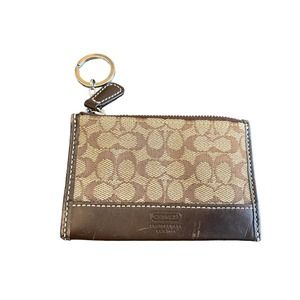 CLASSIC COACH CHANGE PURSE WITH KEY RING, BROWN ON TAN. LEATHER TRIM. LIKE NEW